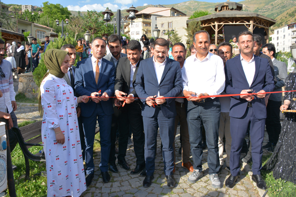 Şemdinli’de yılsonu sergisi düzenlendi