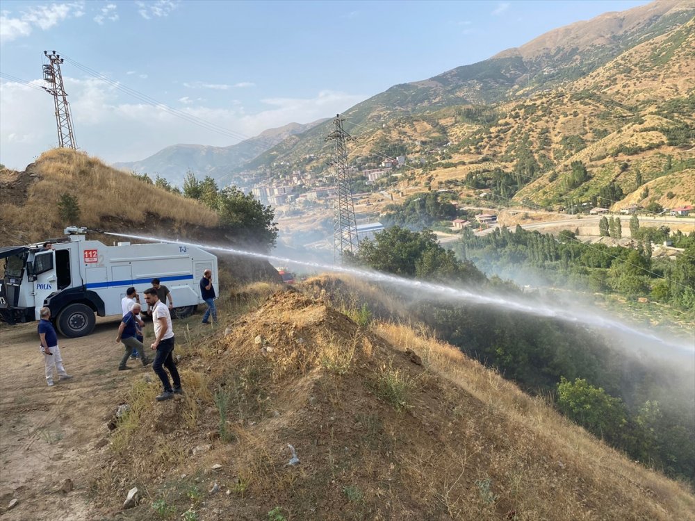 Şemdinli’de çıkan yangın söndürüldü