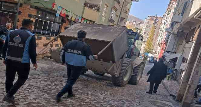 Hakkari’de kentin görünümünü bozan barakalar kaldırıldı