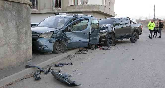 Yüksekova’da trafik kazası: 3 yaralı