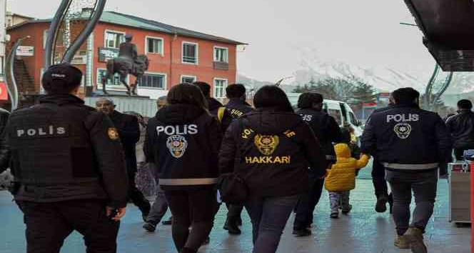 Hakkari’de 80 personelle okul çevreleri denetlendi