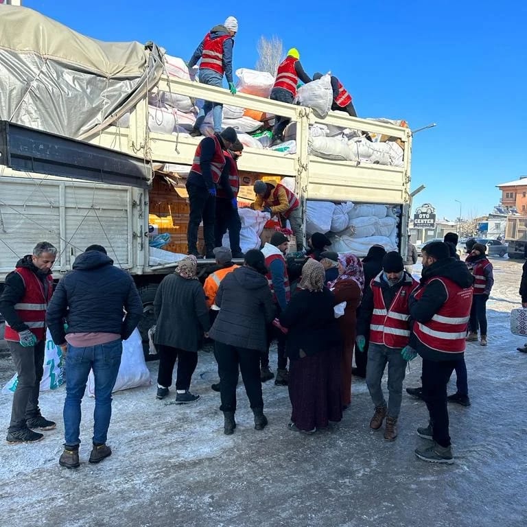 Sabri Baran Özel Derneği, kurtarma ekibi, yardım TIR’ları ile Adıyaman ve Maraş’ta