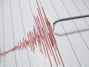 Hakkari’de deprem korkuya neden oldu