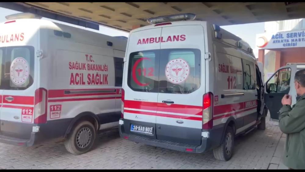 Hakkari’de gıda zehirlenmesi iddiasıyla çok sayıda öğrenci hastaneye kaldırıldı