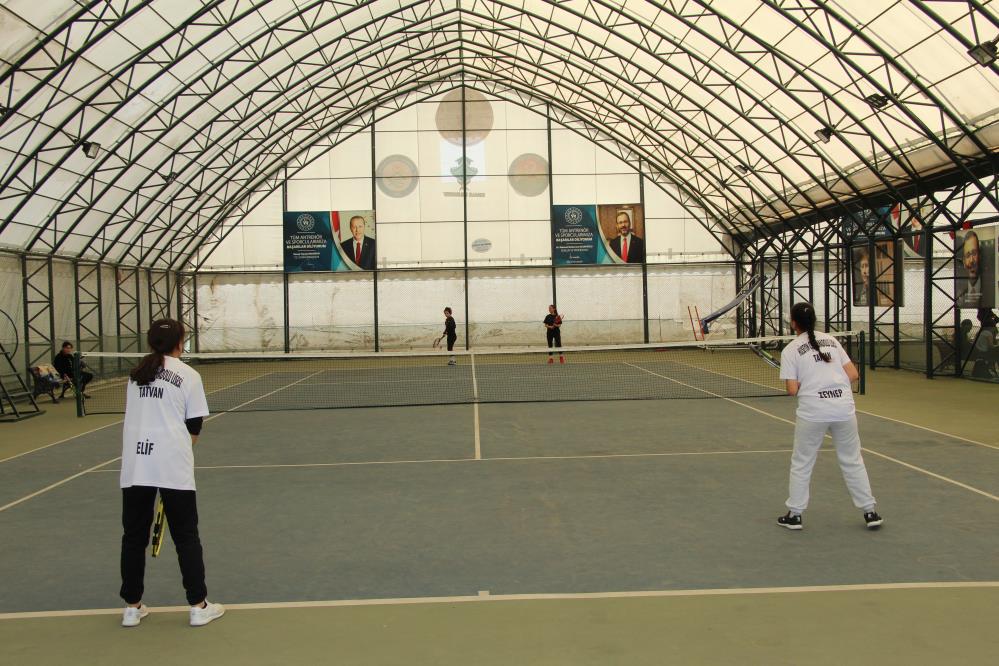 Şırnak’ta 12 ilden 145 sporcunun katıldığı tenis müsabakaları sona erdi