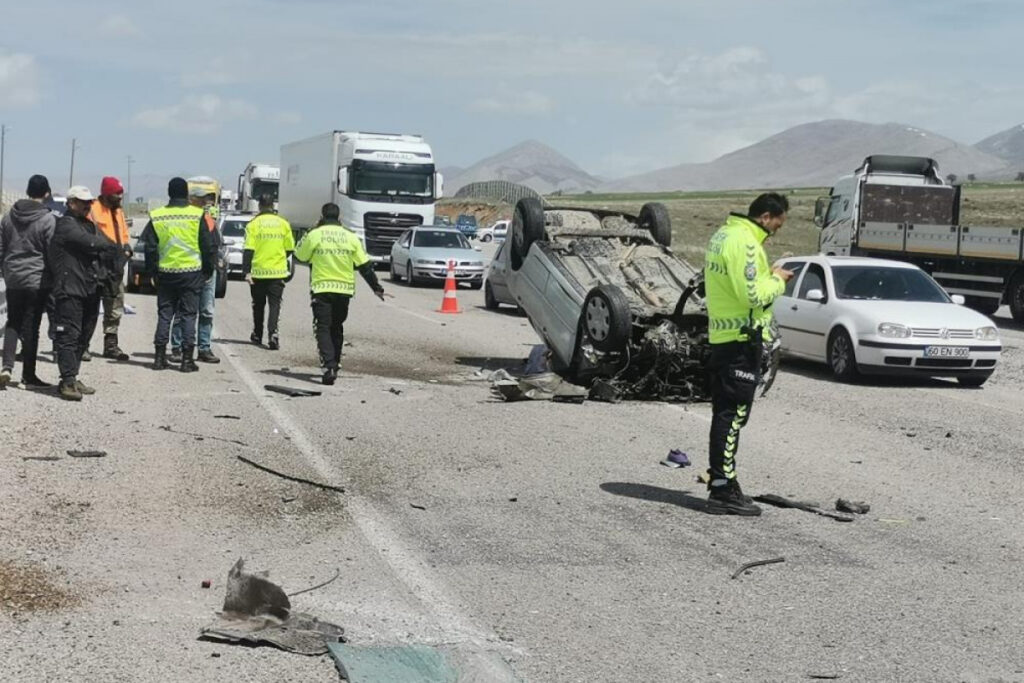 Kahramanmaraş’ta kaza, köpek faciaya neden oldu: 4 ölü 4 yaralı