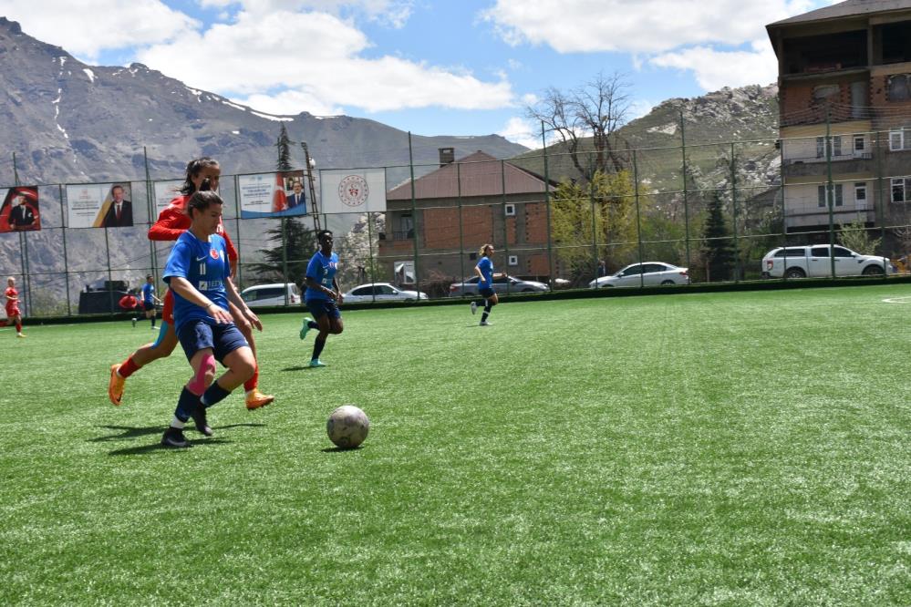 Kadın Futbol Süper Ligi: Hakkarigücü: 2 – FOMGET: 1