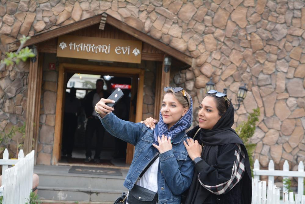 İranlı turizmciler Hakkari’ye hayran kaldı