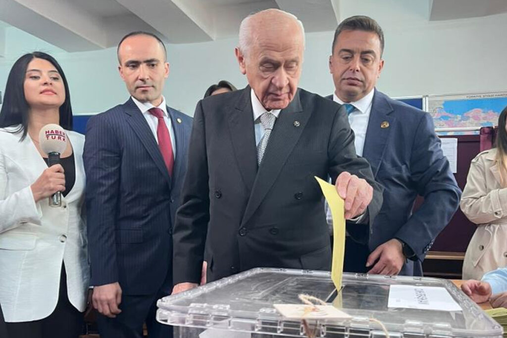 MHP Genel Başkanı Bahçeli oyunu Ankara’da kullandı !