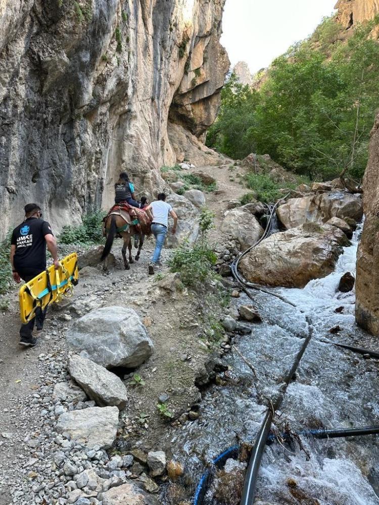 Hakkari’de nefes kesen kurtarma çalışması