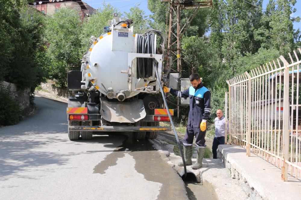 Belediye ekiplerinden bayram mesaisi