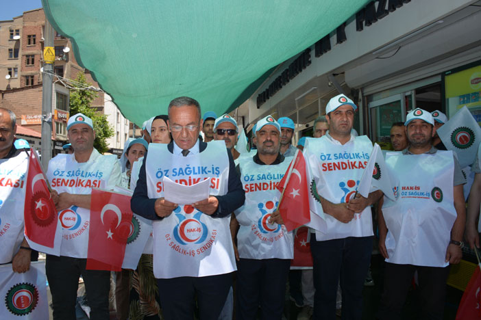 Sağlık çalışanları Hakkari’de devlete seslendi!