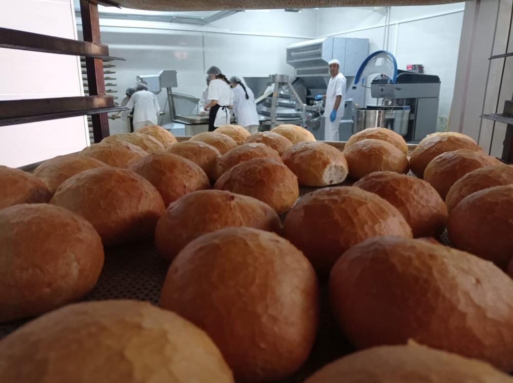 Hakkari Meslek Lisesi’nde günde 6 bin adet ekmek üretiliyor