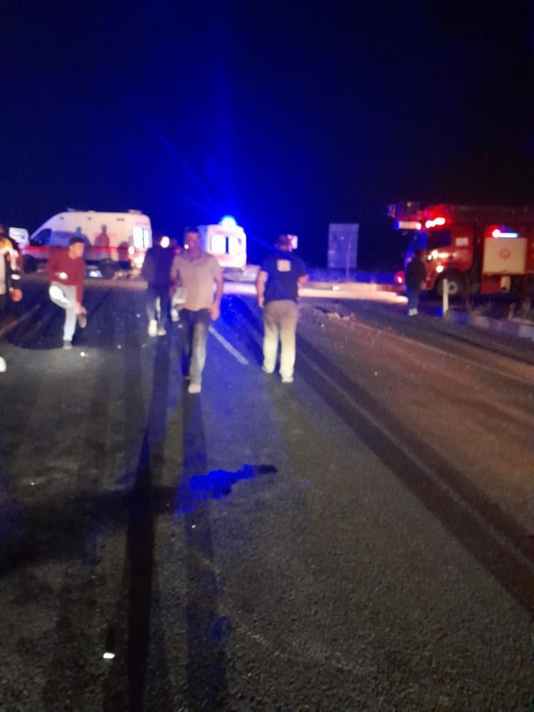 Hakkari-Van kara yolunda trafik kazası: 10 yaralı