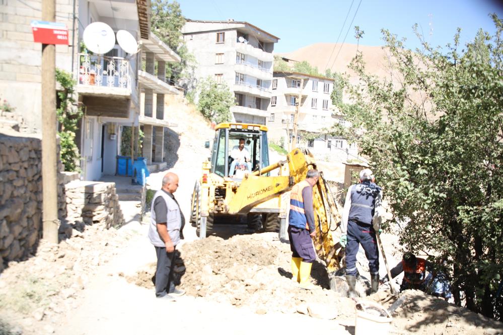 Belediye ekipleri arızaları gidermeye devam ediyor