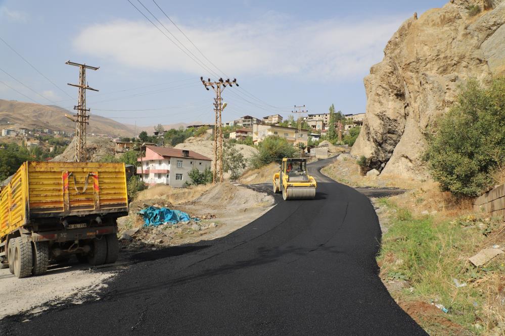 Hakkari modern yollara kavuşuyor