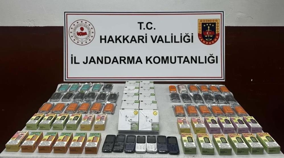 Hakkari’de çok sayıda gümrük kaçağı malzeme ele geçirildi