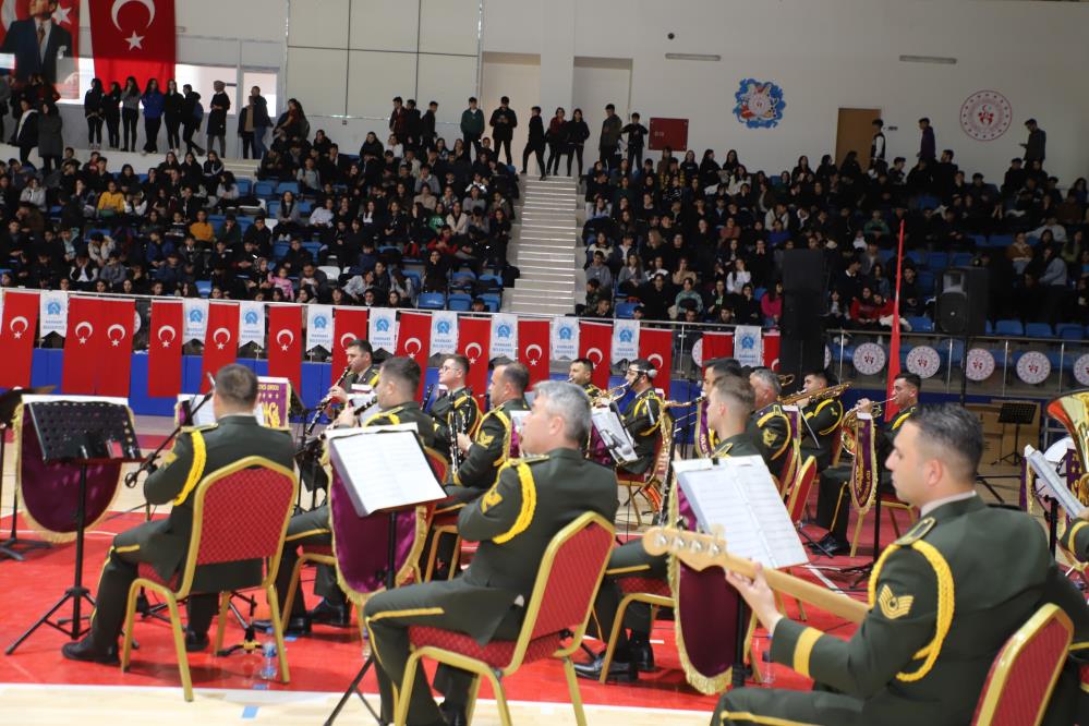 Askeri Bando Takımı Hakkari’de konser verdi