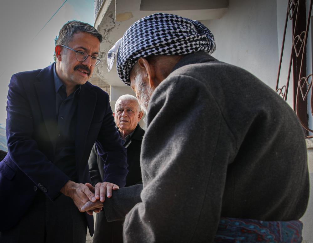 Vali Ali Çelik, halkın sorunlarını yerinde dinlemeye devam ediyor