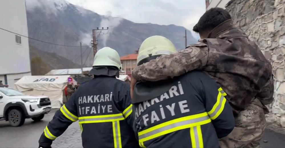 Hakkari’de nefes kesen deprem ve yangın tatbikatı