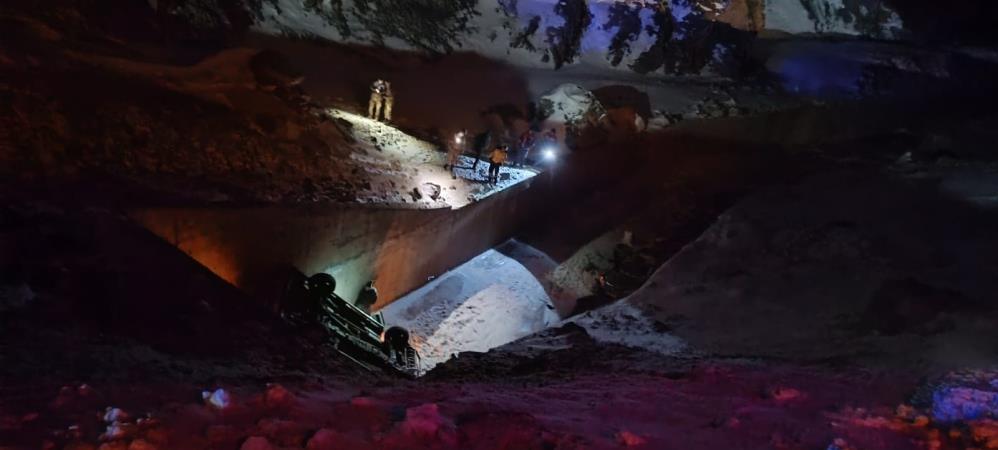 Van-Hakkari karayolunda üç araç şarampole düştü: 5 yaralı