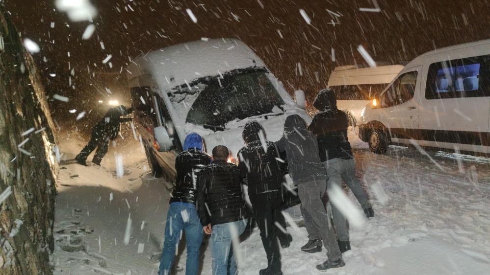 Van’da yüksek kesimlerde kar ve tipi etkili oluyor