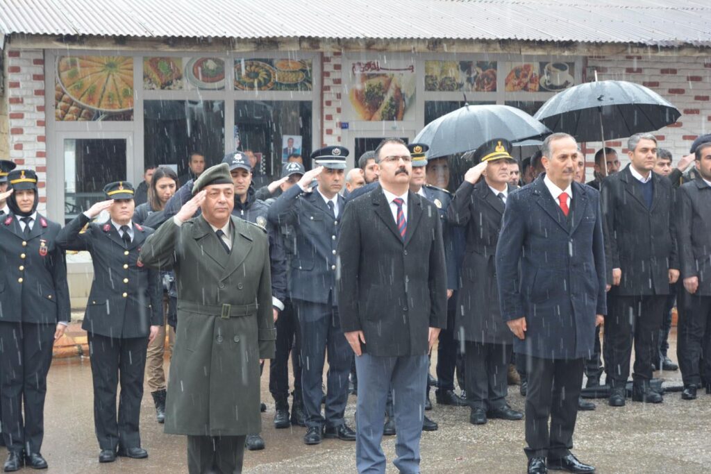 Şemdinli’de 18 Mart Şehitleri Anma Etkinliği Düzenlendi