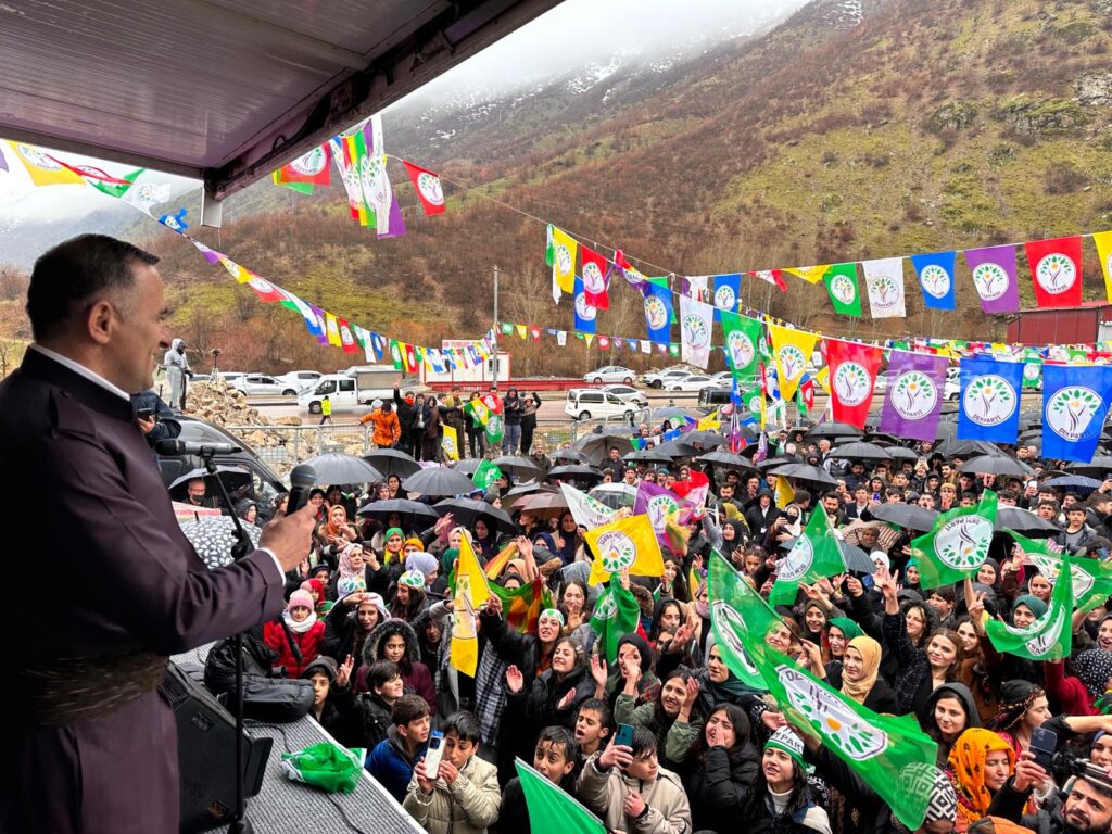 Şemdinli’de DEM Parti miting düzenledi