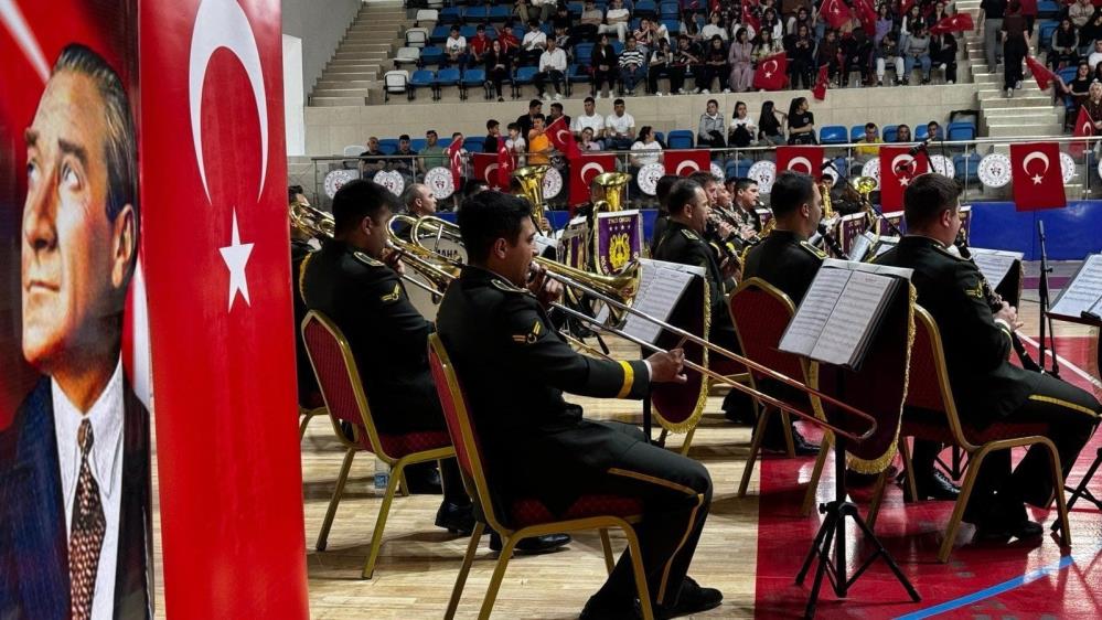 Askeri bando Hakkari’de konser verdi