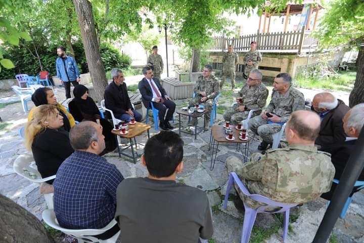 Orgeneral Bayraktaroğlu Çukurca’yı ziyaret etti