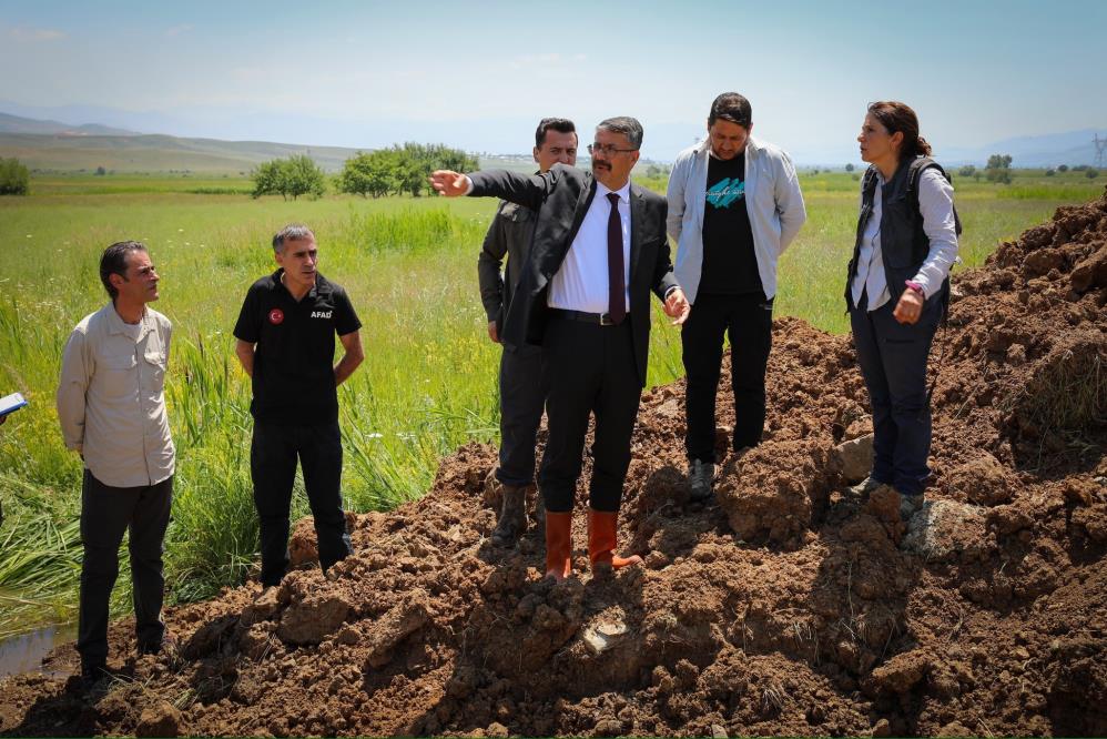 Vali Çelik: “Bize düşen bilimin imkanlarını kullanmak”