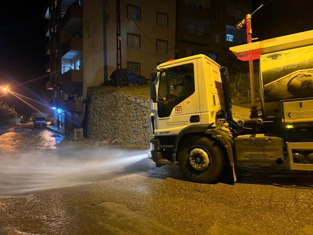 Şemdinli Belediyesi’nden Temizlik Seferberliği