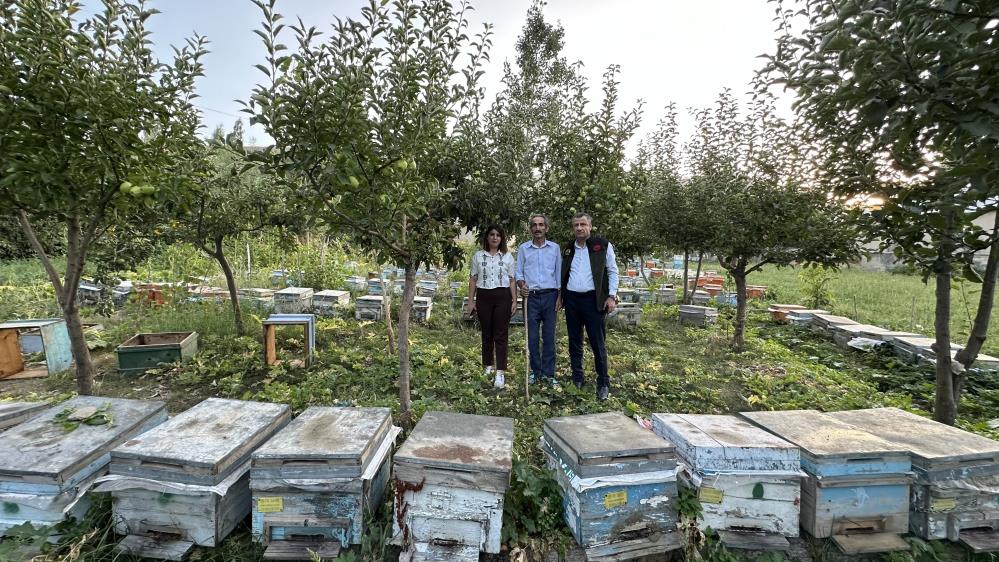 Çiftçi baba alın teriyle 4’ü doktor, 3’ü öğretmen, 2’si mimar, 1’i mühendis 10 çocuk yetiştirdi