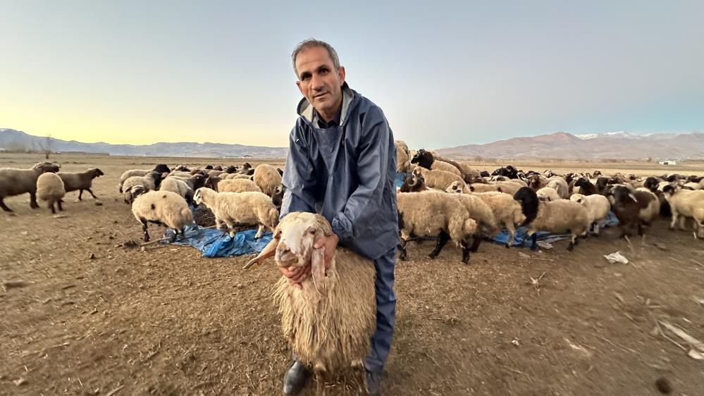 Okulda öğretmen köyde çiftçi