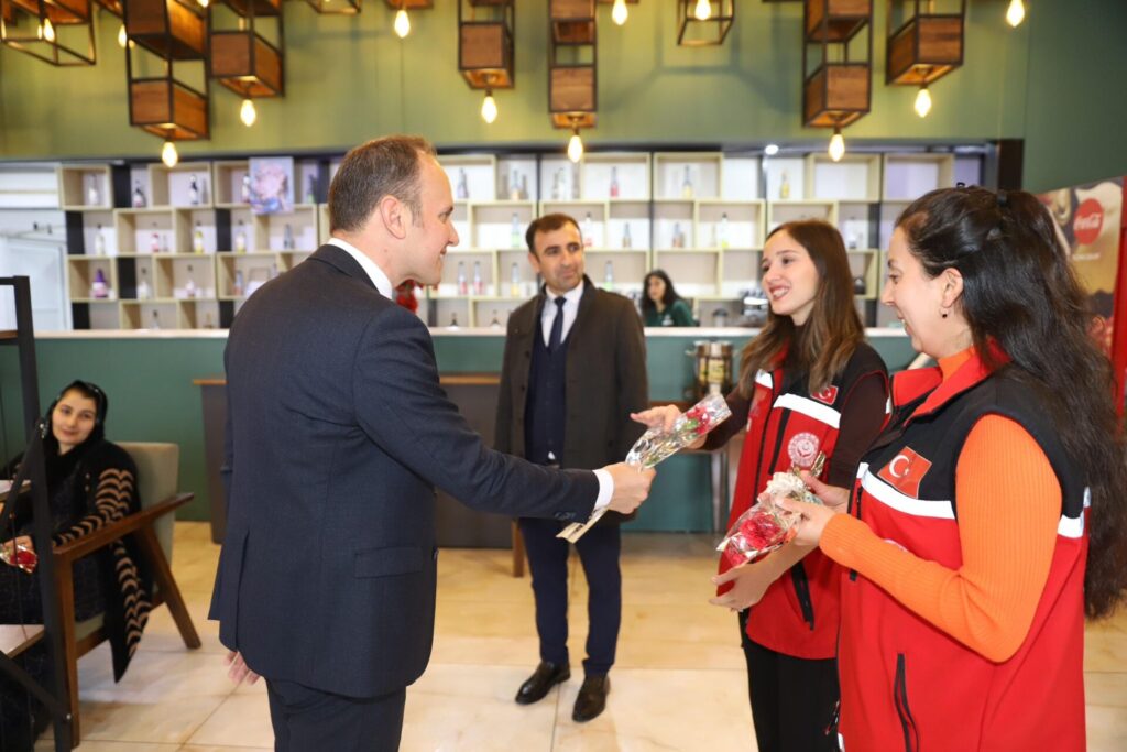 Şemdinli’de Kadına Yönelik Şiddete Karşı Farkındalık Kahvaltısı Düzenlendi